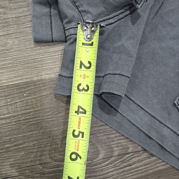 Nector clothing grey high waited, belted grey shorts size women's medium - Picture 5 of 6